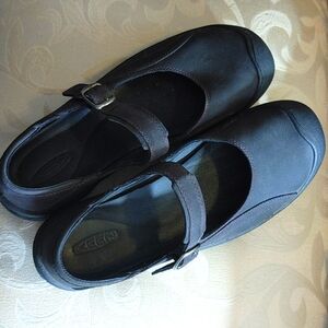 Keen black sz 11 Mary Jane shoes